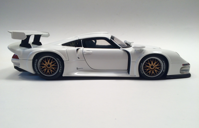 Illustration for article titled Quick Look: UT Models Porsche 911 GT1 (993)